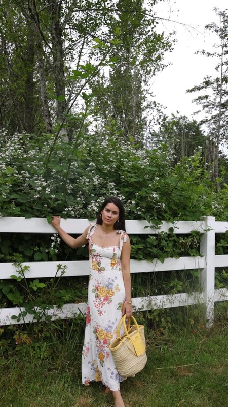 @sarahchristine wearing floral summer dress  
Summer Dress, Flowy Midi Dress, Casual Dress, Chic summer dress, floral dress, reformation dress

#LTKFind #LTKstyletip #LTKSeasonal