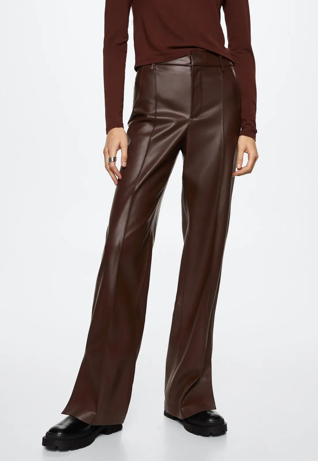 Calça Mango Bootcut Resinada P.U Marrom | Dafiti (BR)