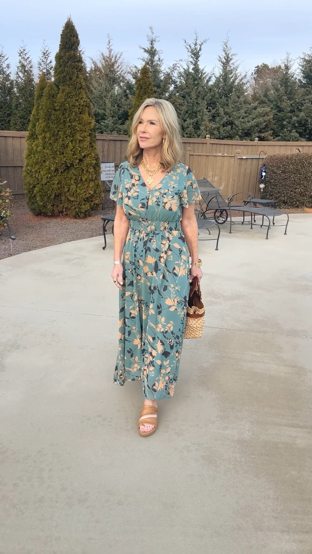 Pretty flowy floral Spring dress. 

#LTKdayinmylife #LTKgrwm #LTKSpringSale