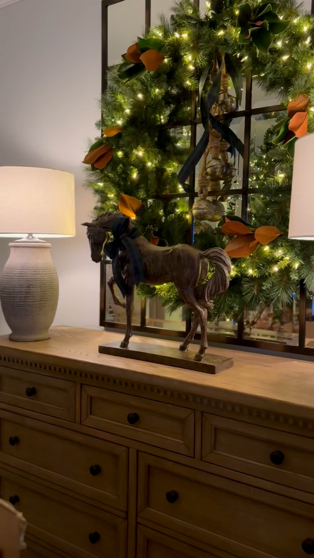 Christmas 2025 dining room 

#LTKHome #LTKHoliday #LTKSeasonal