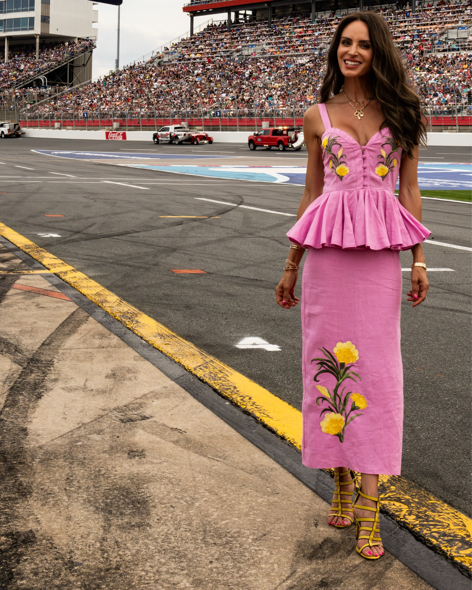 Hands down the prettiest dress ever  🩷 I love the unique style, it’s very flattering and feminine. It comes in a variety of colors that I linked too!