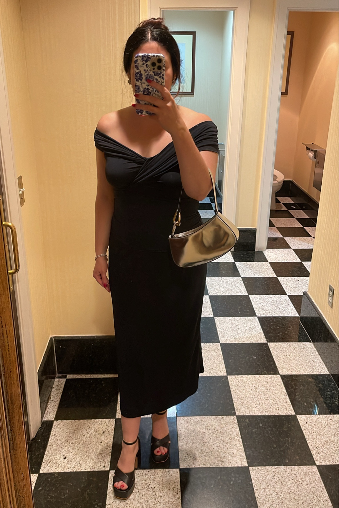 fall date night midsize postpartum outfit 

black off the shoulder top - size L, fits TTS
black satin maxi skirt - size M, fits TTS
silver handbag
black open toe platform heels - fit TTS

#LTKSeasonal #LTKMidsize #LTKItBag

#LTKSeasonal #LTKItBag #LTKMidsize