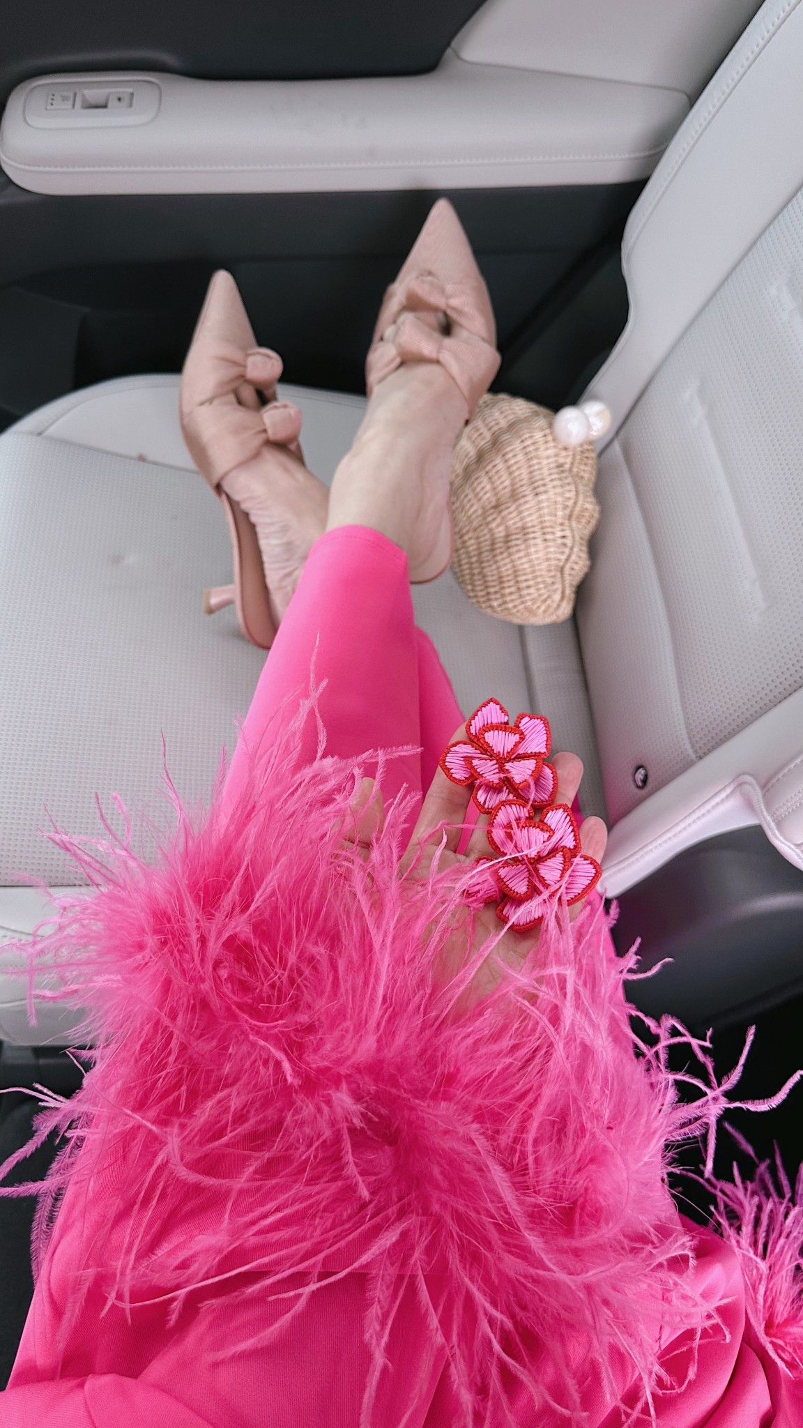 An outfit from @tuckernuck just arrived. I was going to wait to wear it for our upcoming Spring road trip, but really can’t wait to try on and show you those pretty feathers, colors, and details.

Those double knot mules are so comfortable — and aren’t they cute, chic, and unique?

#TuckernuckPartner
AD

#LTKWedding #LTKFestival #LTKParties