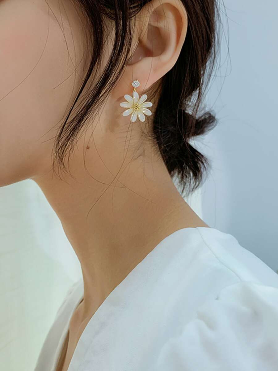 Flower Design Drop Earrings | SHEIN