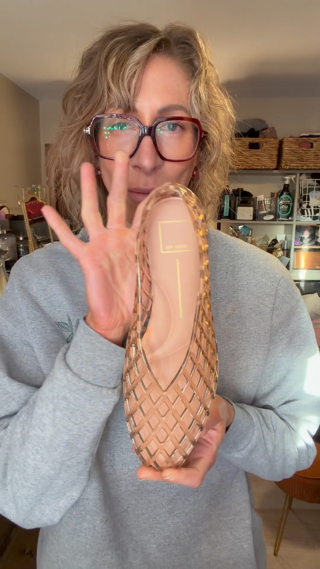 Jellies… but make them grown.
I fully questioned myself grabbing these, not gonna lie. But the square toe + subtle Mary Jane style on these Dolce Vita flats pulled me in—and they did not disappoint.
A few notes if you’re considering:
• I’m a true 11 and these fit true to size (don’t size down like reviews suggest)
• There is a little space at the toe—more of an almond/square shape—but for summer? I actually prefer that
• The comfort surprised me… contoured footbed + padding = no break-in needed
Also… your feet will thank you for that extra room when it’s 85° and humid.
They’re already starting to sell out, so if you’ve been influenced… just go ahead and be influenced.
Comment “shop” and I’ll send you these + a few other pairs on my list.


#LTKFestival #LTKOver40 #LTKTall