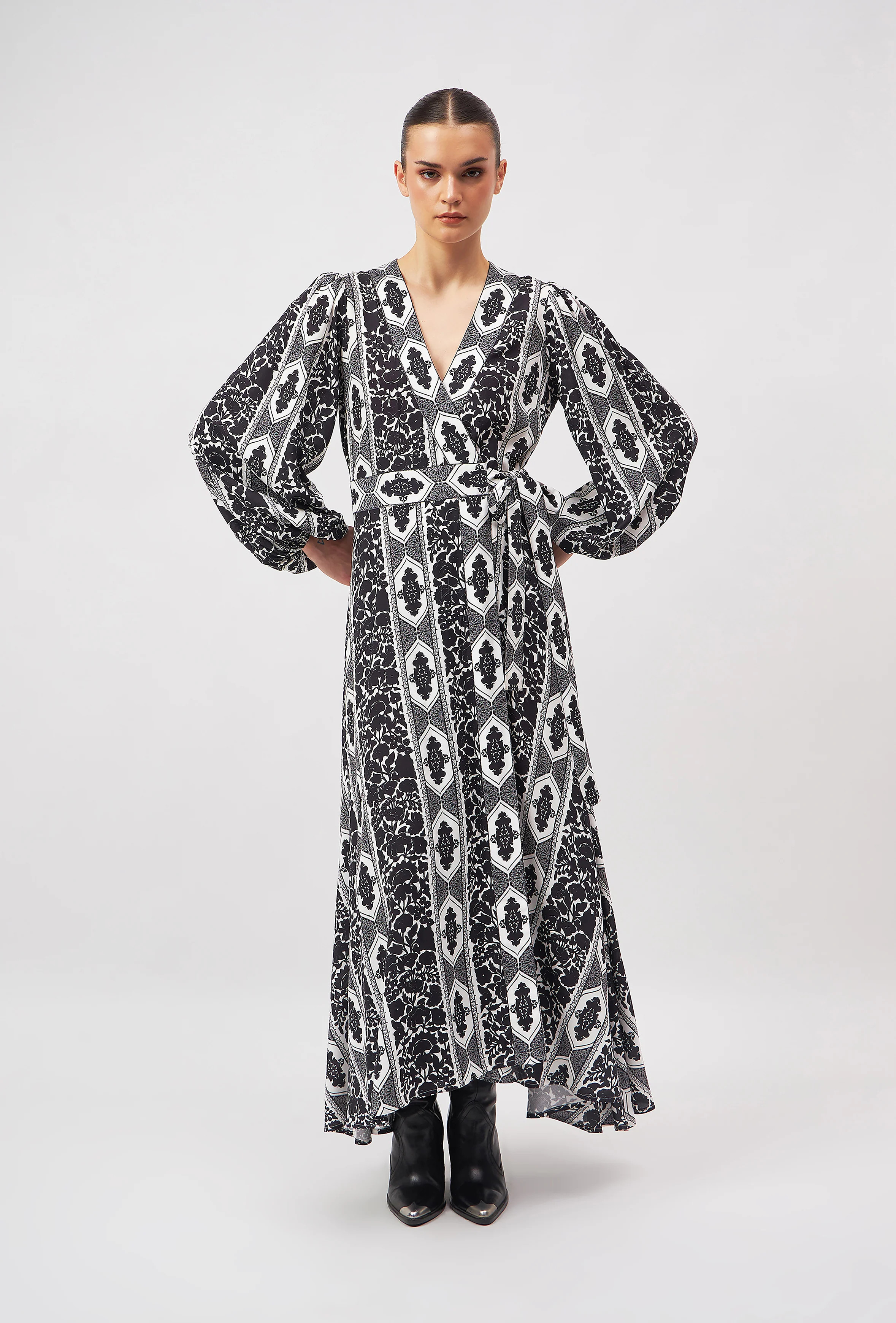 1490 Isabella | Beyond By Vera