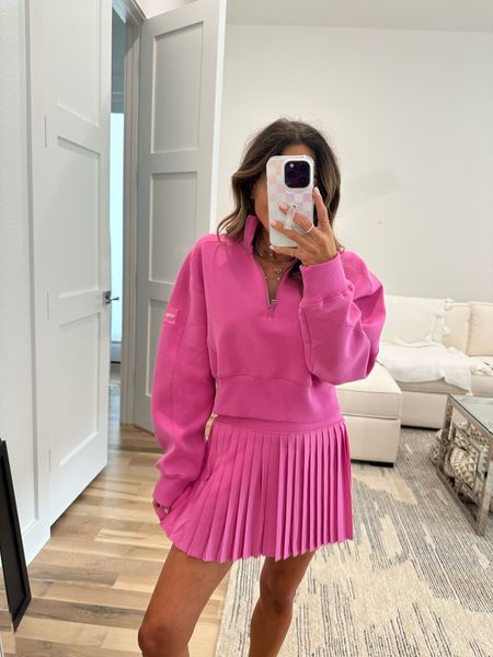 Pink pleated activewear skirt on sale size Xs 

#LTKFindsUnder50 #LTKSaleAlert #LTKFindsUnder100