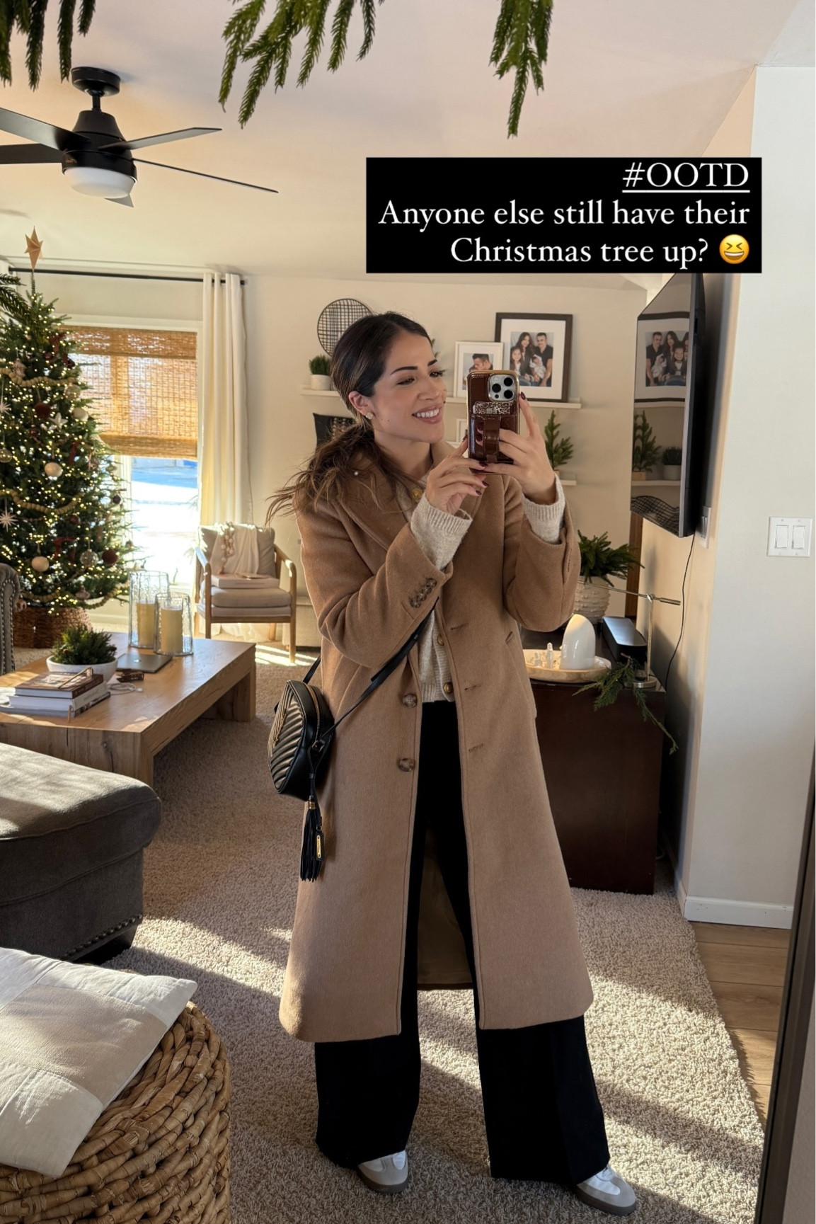 #OOTD
Anyone else still have their Christmas tree up? 😆