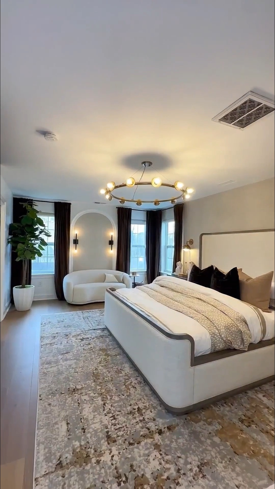This project was so fun. The before and after is a major glow up

#LTKHome #LTKSaleAlert