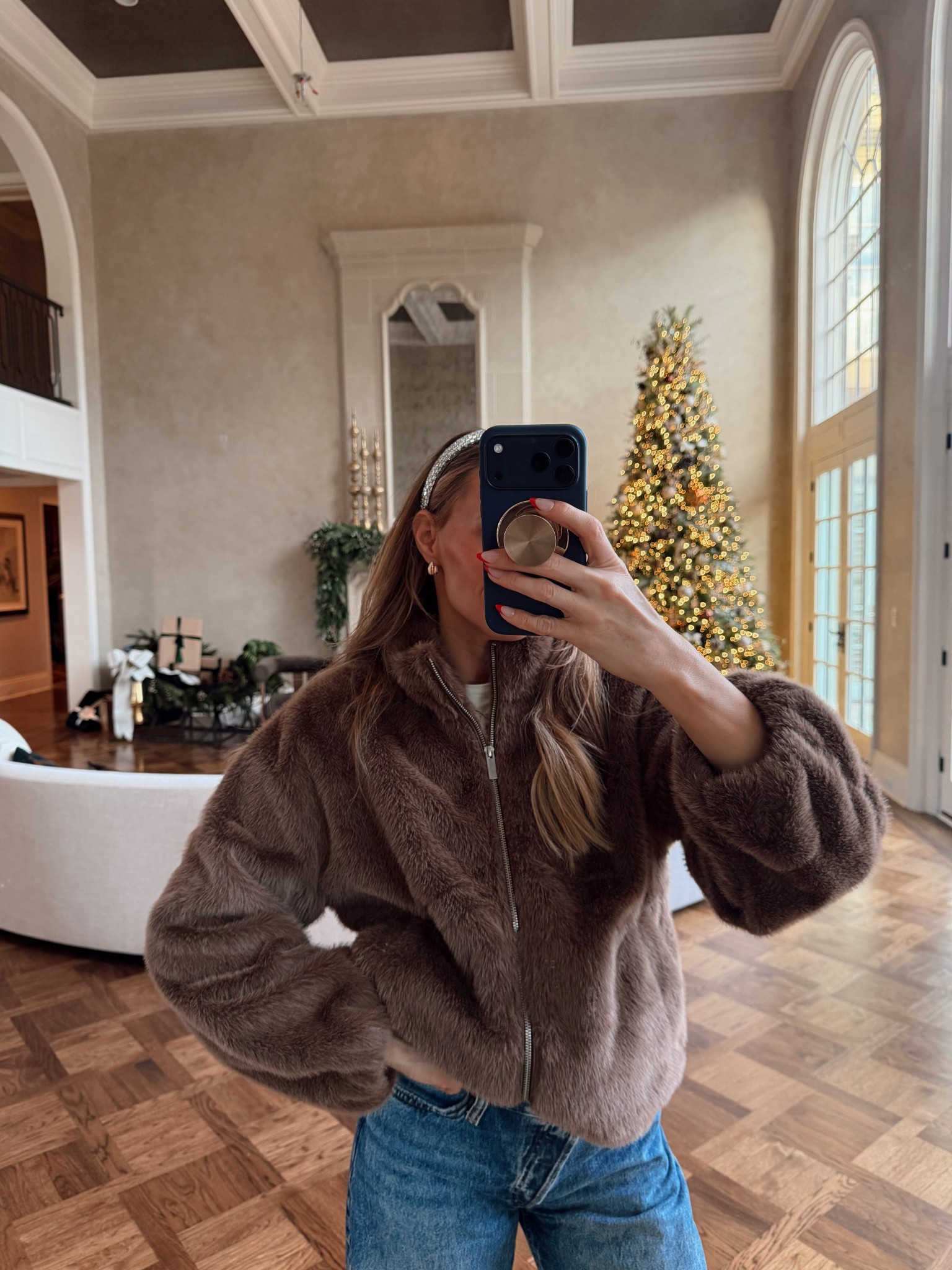 This coat does everything — dress it down, style it up, holiday parties, errands, you name it. Even a simple jeans + tee outfit looks elevated🤎

#LTKSeasonal #LTKootd #LTKFindsUnder50