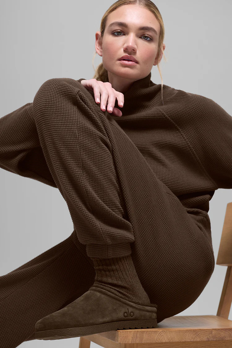 Waffle Weekend Escape Jogger - Espresso | Alo Yoga (US)