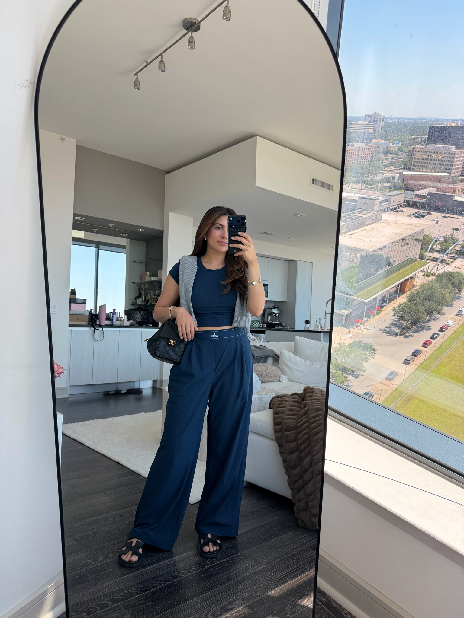 Medium top, Medium bottoms!

@aloyoga has 30% off in app right now! I wear these pants all the time- worth every penny 

#LTKSaleAlert #LTKmorningroutine #LTKootd