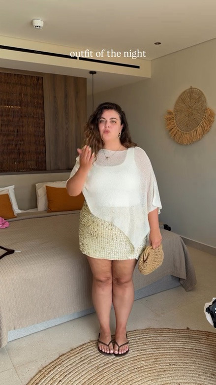 Outfit of the night for a little mooch in the old town and lots of yummy gelato 🍦 #midsizefashion #summeroutfit #holidayoutfit #midsizestyle poncho is new look but out of stock xx