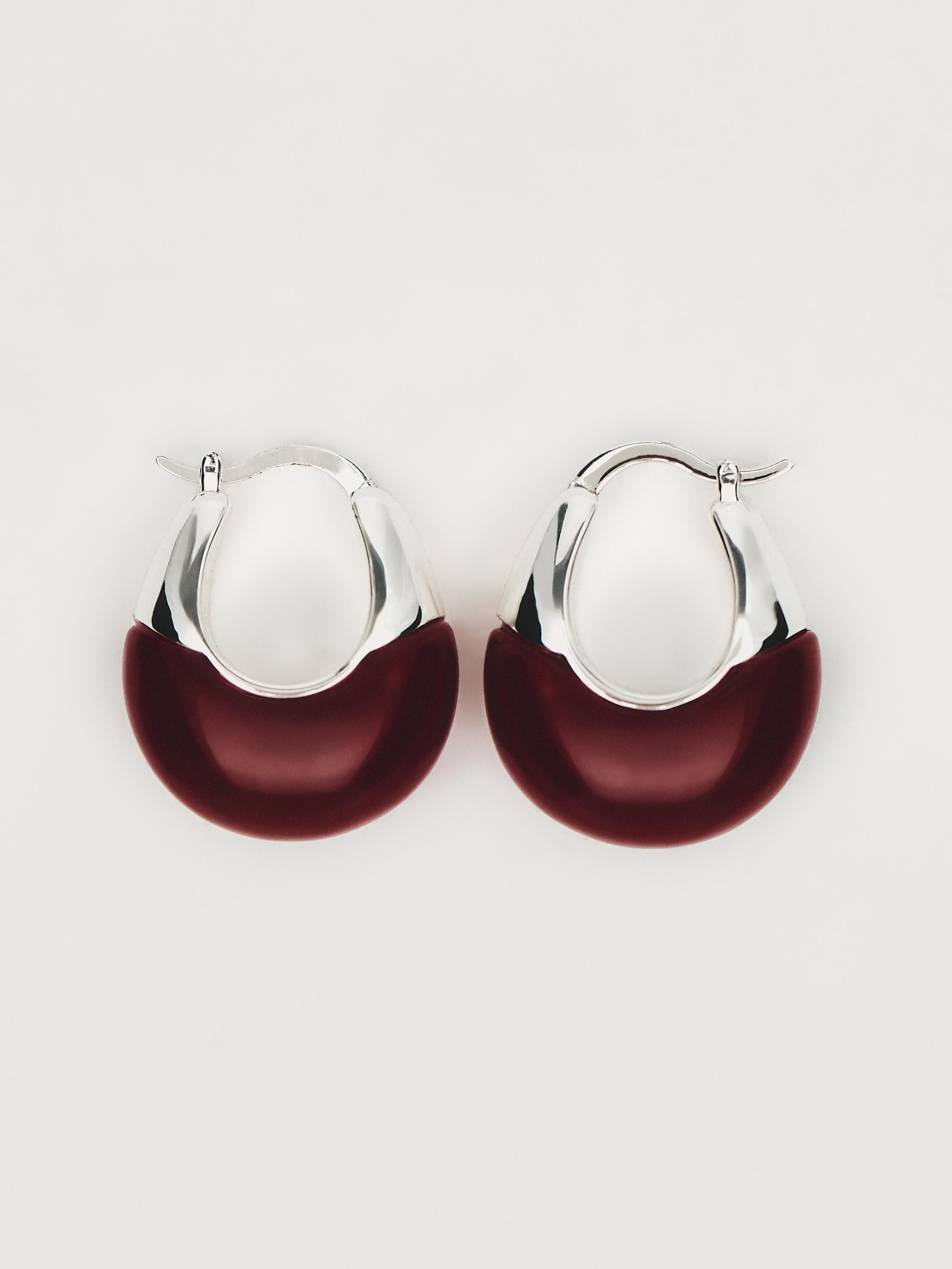 Red resin detail earrings | Massimo Dutti US