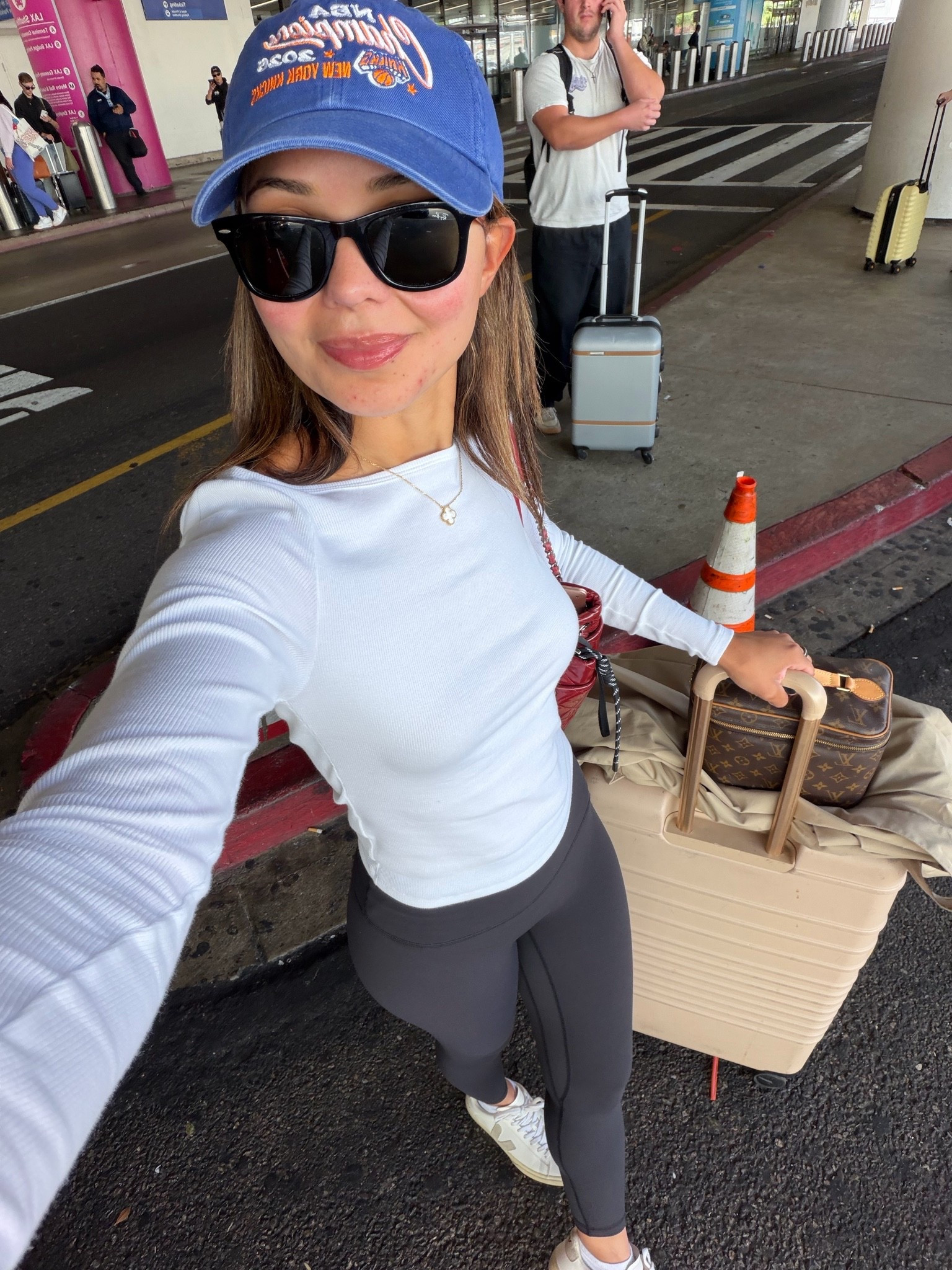 Airport outfit 
Leggings size 4 
Top small