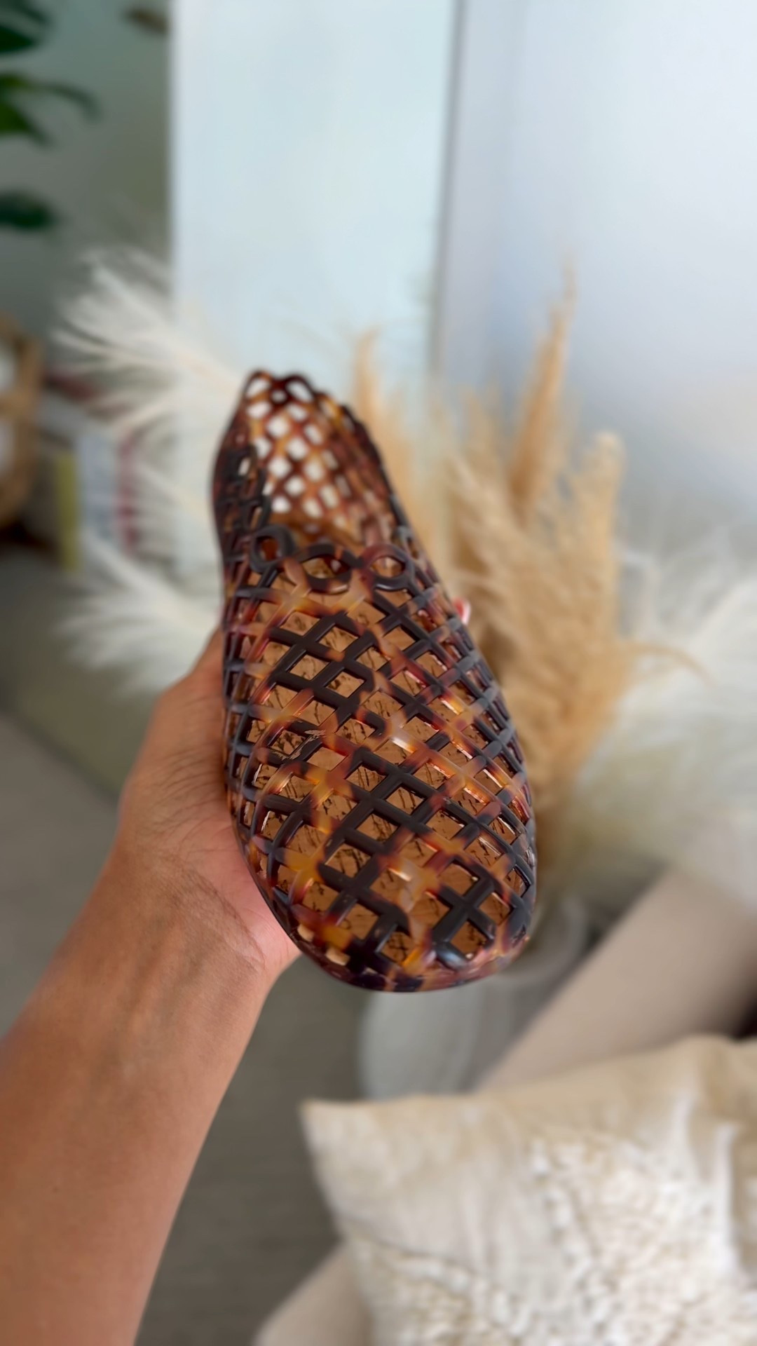 I love these jellies to transition into the fall. They’re super comfortable and pair so well with various outfits.

#LTKFindsUnder100 #LTKStyleTip