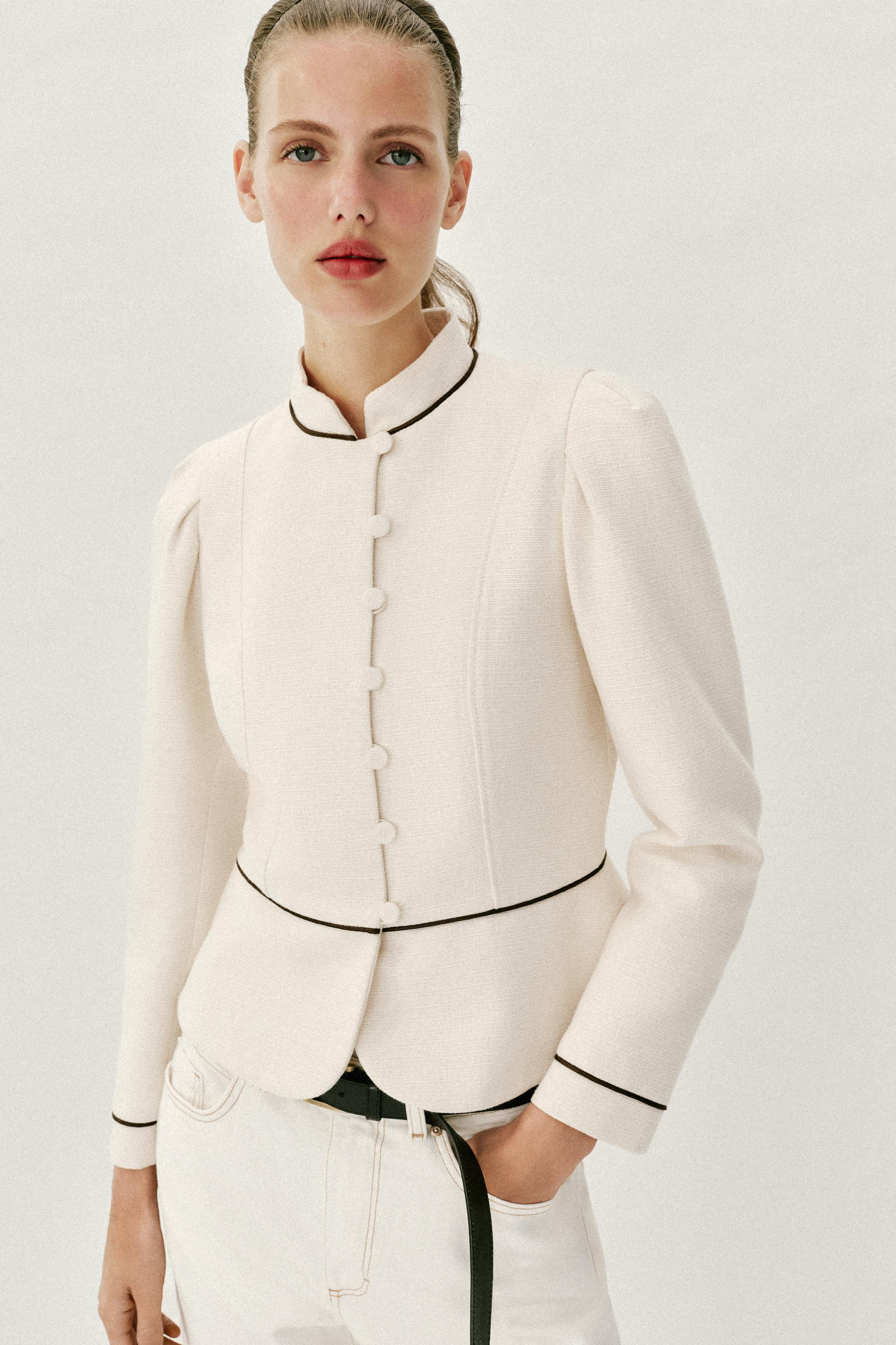 TAILORED CONTRAST PIPING BLAZER | Zara US
