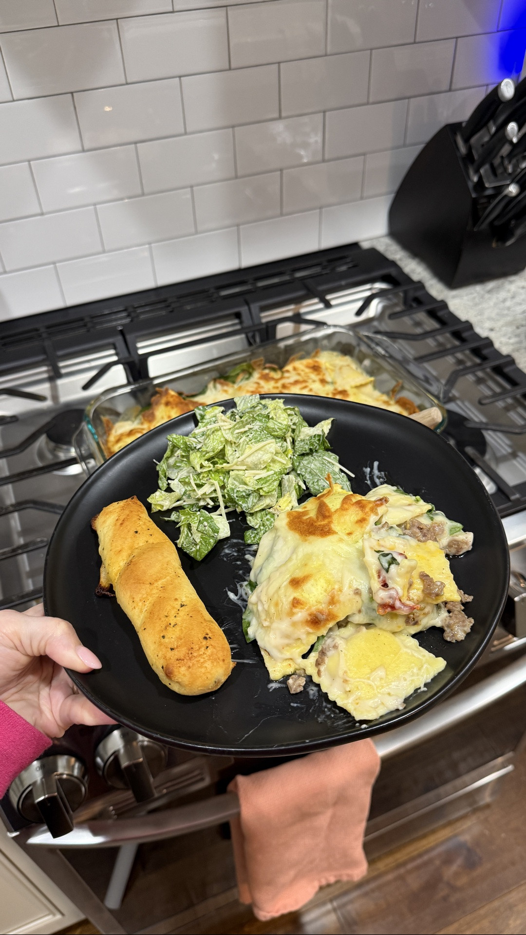 Creamy, cheesy, and SO easy… this Ravioli Alfredo Bake is one of those dinners that tastes like you spent hours in the kitchen, but it comes together with just a handful of ingredients! 🙌

This is perfect for busy weeknights, meal trains, or when you just need a comforting dinner the whole family will actually eat. Save this one for later! 🤍

✨ Cheesy Ravioli Alfredo Bake

Ingredients
• 1 (25 oz) package frozen cheese ravioli
• 3½ cups Alfredo sauce
• 1 lb Italian sausage, cooked and crumbled
• 3 cups baby spinach
• ½ cup chopped sun-dried tomatoes
• 2 cups shredded mozzarella cheese, divided
• ½ cup grated Parmesan cheese, divided

Instructions
1.Preheat oven to 350°F and lightly grease a 3-quart baking dish.
2.Spread about ½ cup Alfredo sauce on the bottom of the dish.
3.Arrange half of the frozen ravioli in an even layer.
4.Top with the cooked sausage, spinach, and sun-dried tomatoes.
5.Pour 1½ cups Alfredo sauce over the top.
6.Sprinkle with half of the mozzarella and half of the Parmesan.
7.Add the remaining ravioli in an even layer.
8.Pour the remaining Alfredo sauce over the ravioli.
9.Sprinkle with the remaining mozzarella and Parmesan.
10.Cover with foil and bake for 1 hour, removing the foil during the last 15 minutes until the cheese is melted, bubbly, and lightly golden.
11.Let rest for 10 minutes before serving.
Enjoy! ❤️

#easydinner #weeknightdinner #familymeals #ravioli #alfredo #comfortfood #easyrecipes #dinnerideas #busyfamily #homecooking