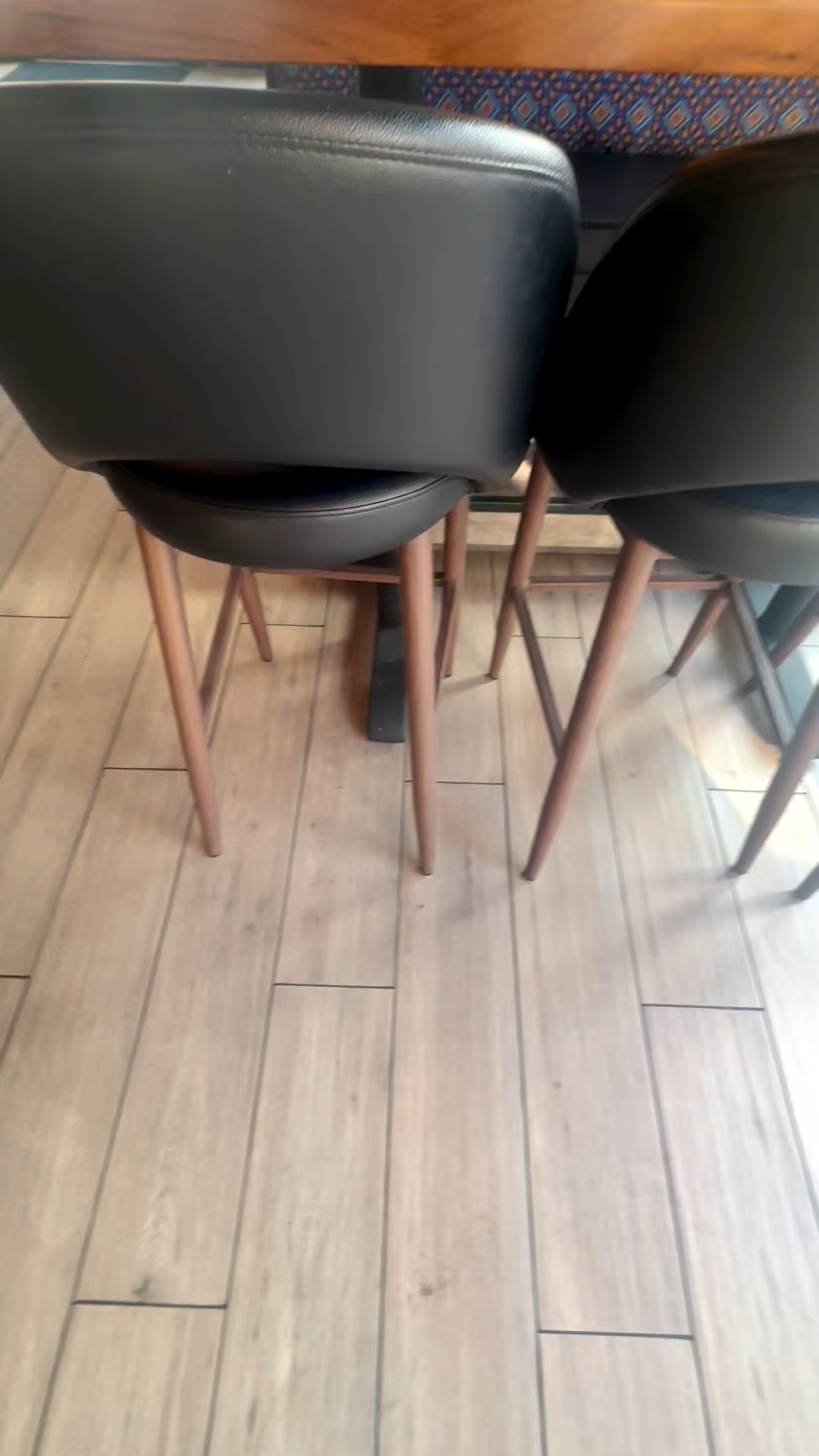 Where style meets everyday comfort.
#barstool #kitcheninspo #modernhome #interiordesign #homebar

#LTKSaleAlert #LTKHome #LTKdayinmylife