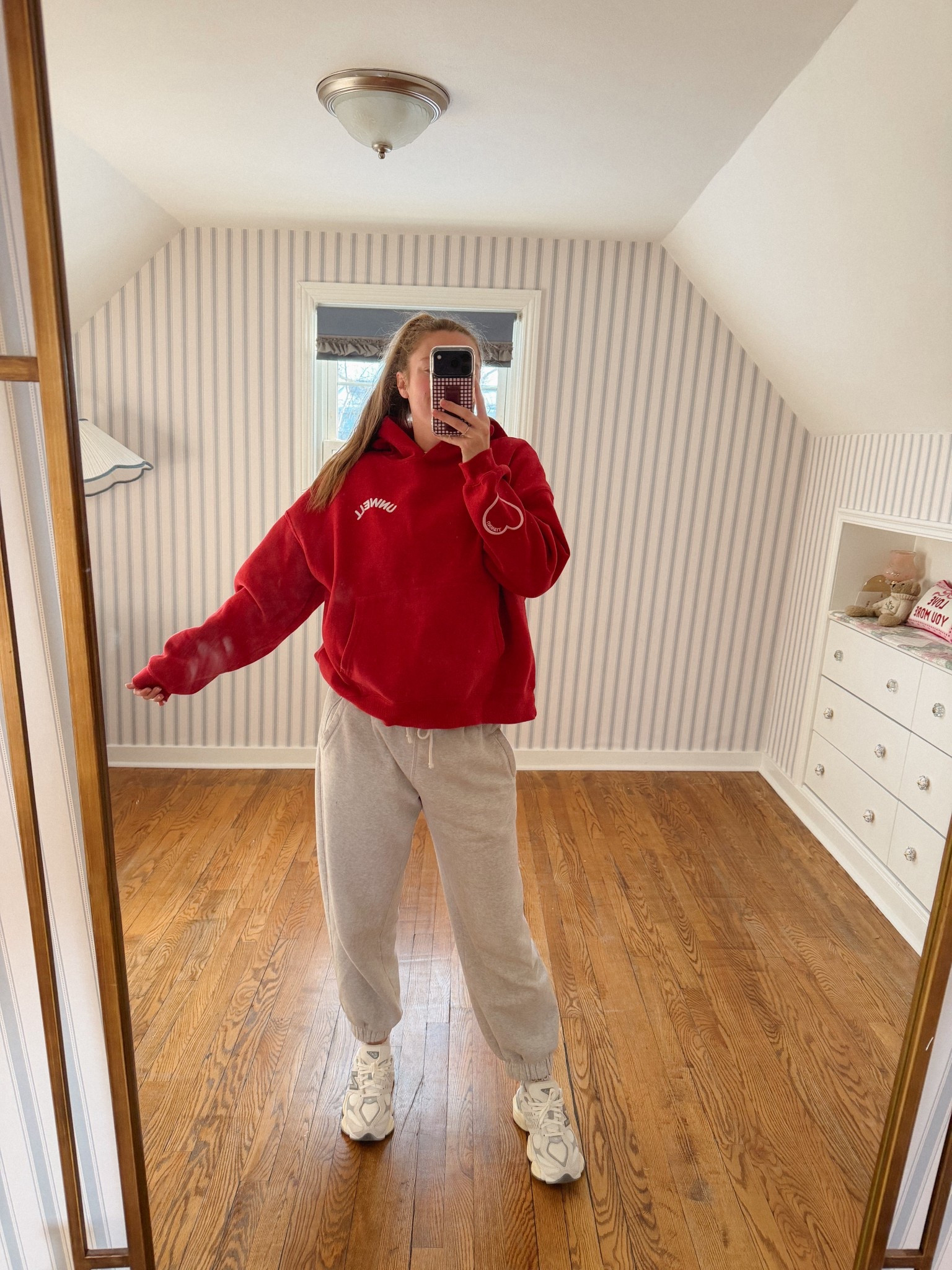 The outfit I’m living in currently ❤️
#bumpfriendly #comfyclothes #sweatshirt #sweats #sneakers 

#LTKootd #LTKBump #LTKHome