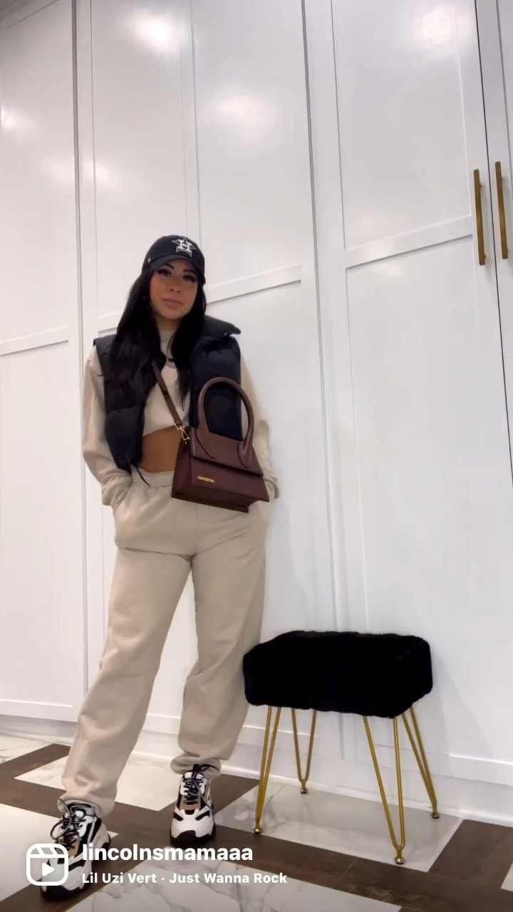 These amazon sweat sets are soo good! Wearing small in tops and bottoms

Amazon finds 
Amazon fashion
Amazon 
Steve Madden 
Uggs
Baseball cap 


Cyber Monday

Steve Madden boots
Cyber Monday deals

Gift Guide
Christmas Decor
Holiday Dress
Christmas Tree
Sweater Dress
Garland
Gifts for Him
Puffer Vest
Coat
Gifts for Her



#liketkit #LTKunder50 #LTKGiftGuide #LTKfit #LTKSeasonal #LTKstyletip #LTKworkwear


#LTKfit #LTKstyletip #LTKtravel