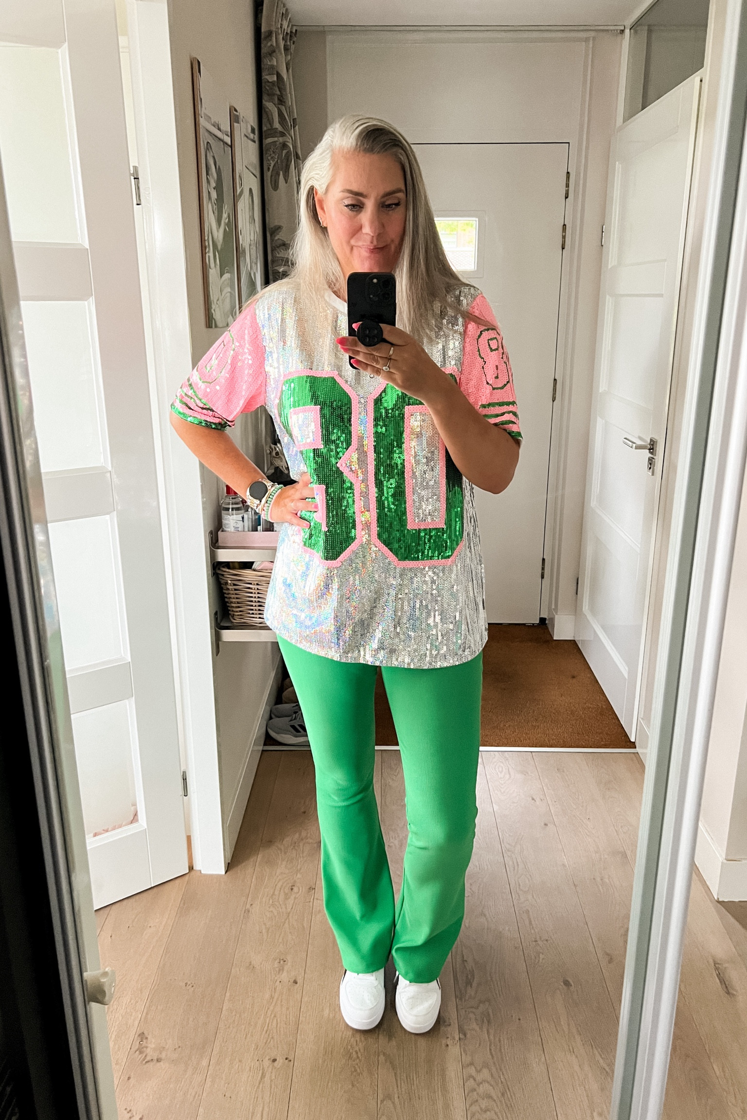 Ootd - Tuesday. Sequined football shirt paired with green flared leggings (old, Costes), white Puma sneakers. 



#LTKnederlands #LTKeurope #LTKstyletip
