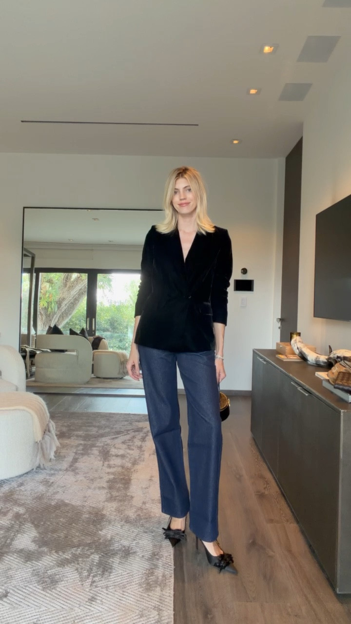 For the girlies who want to dress up a bit! 🖤

#LTKHoliday #LTKootd #LTKgrwm