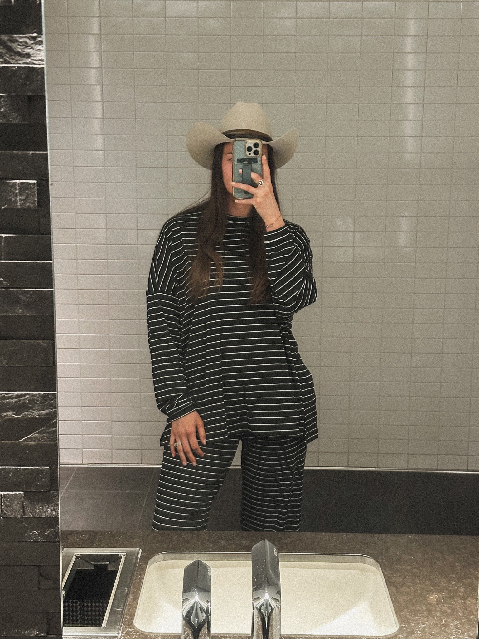 Travel day outfit + my new cowgirl hat🤠

#LTKTall #LTKootd #LTKTravel