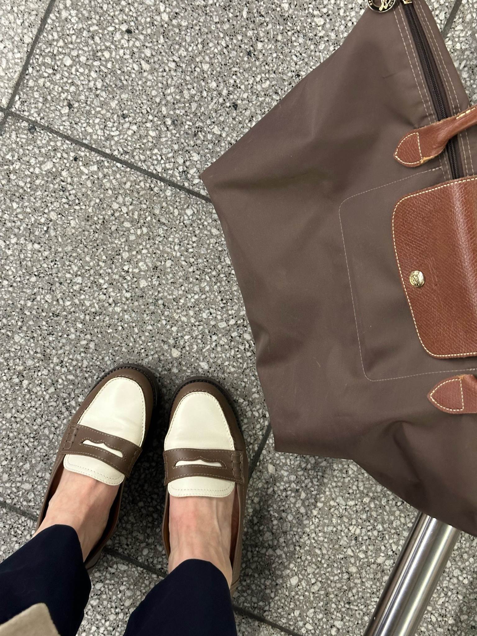 Taupe for the day 🤍 Obsessed with this colour since I got my Birkin in Étoupe 😍 

Loafers by Sézane
Bag Le Pliage by Longchamp (such a good work bag for the corporate girlies 🤓)



#LTKShoeCrush #LTKItBag #LTKStyleTip