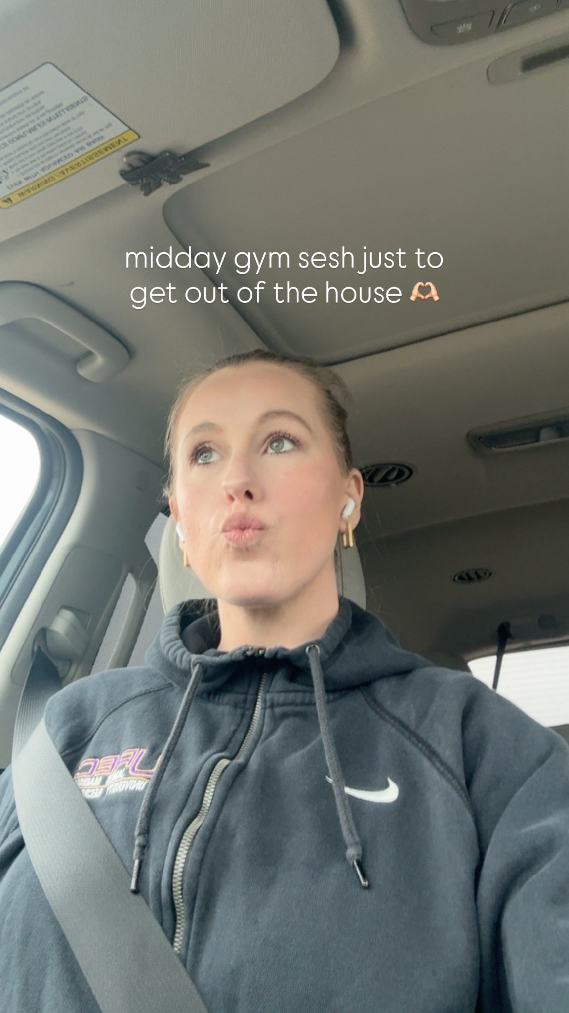 it feels sooo good to be back in the gym 🫶🏻 

today was leg + mobility day
🍑barbell squat 4x8
🍑barbell deadlift 3x8
🍑hip thrusts 3x12
🍑2 rounds of
•arm circles with bands
•lat stretches
•banded rows
•banded external rotations 


#LTKdayinmylife #LTKselfcare #LTKfitnessgoals