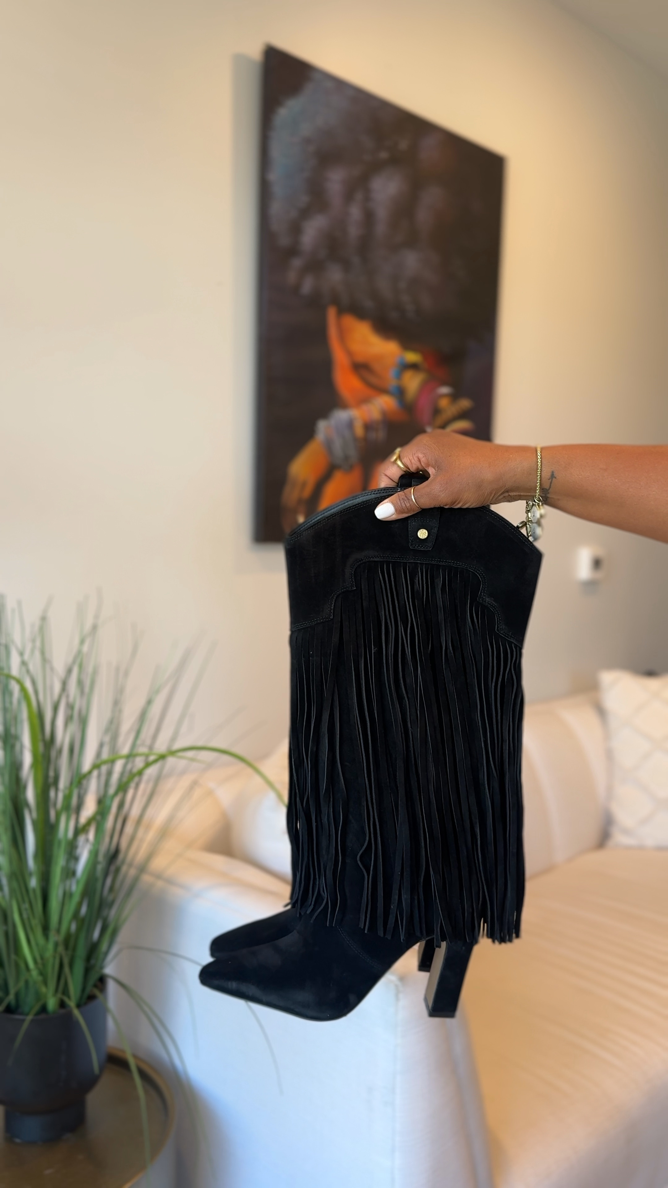 The fringe got me in a lil chokehold! Had to snag them in brown too😜 also linked the rings too bc I know the drill 

Fit true to size | available in wide & extra wide calf 

Vince Camuto

#fallboots #fringeboots #fallstyle #boots #brassrings 

#LTKOver40 #LTKGiftGuide #LTKShoeCrush