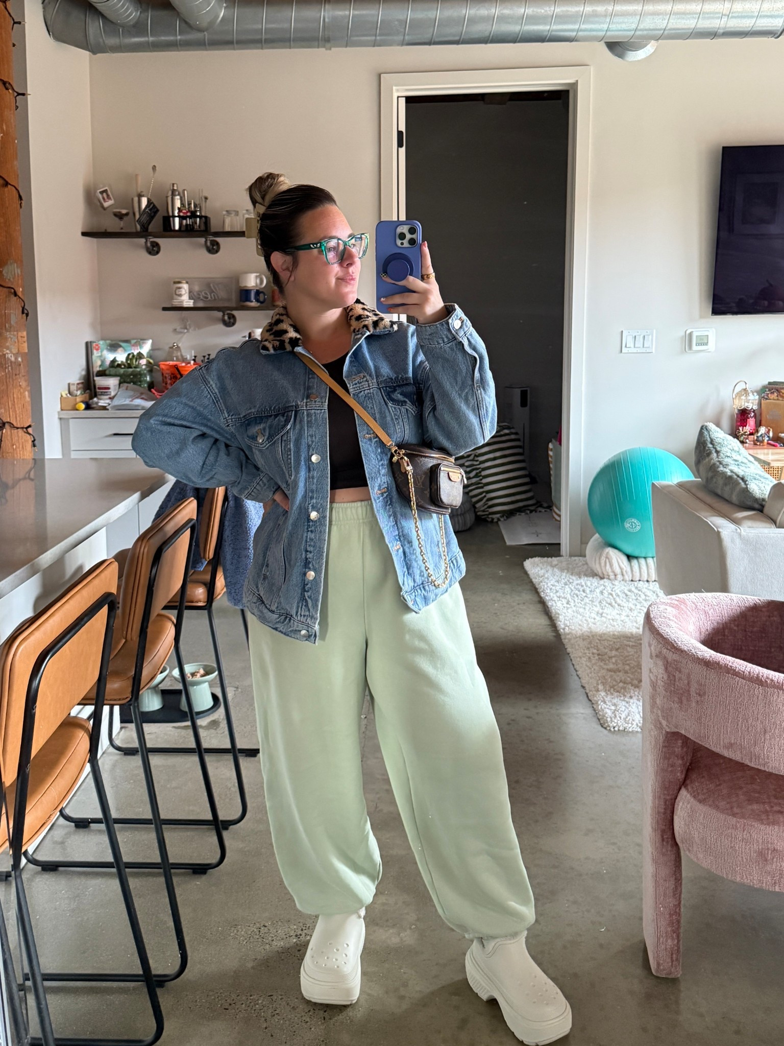 OOTD 10.28 🤰✨  Jean jacket is last year Anthro but, found some others!

pregnancy ootd. what to wear pregnant. dress the bump. 

#LTKFindsUnder50 #LTKBump