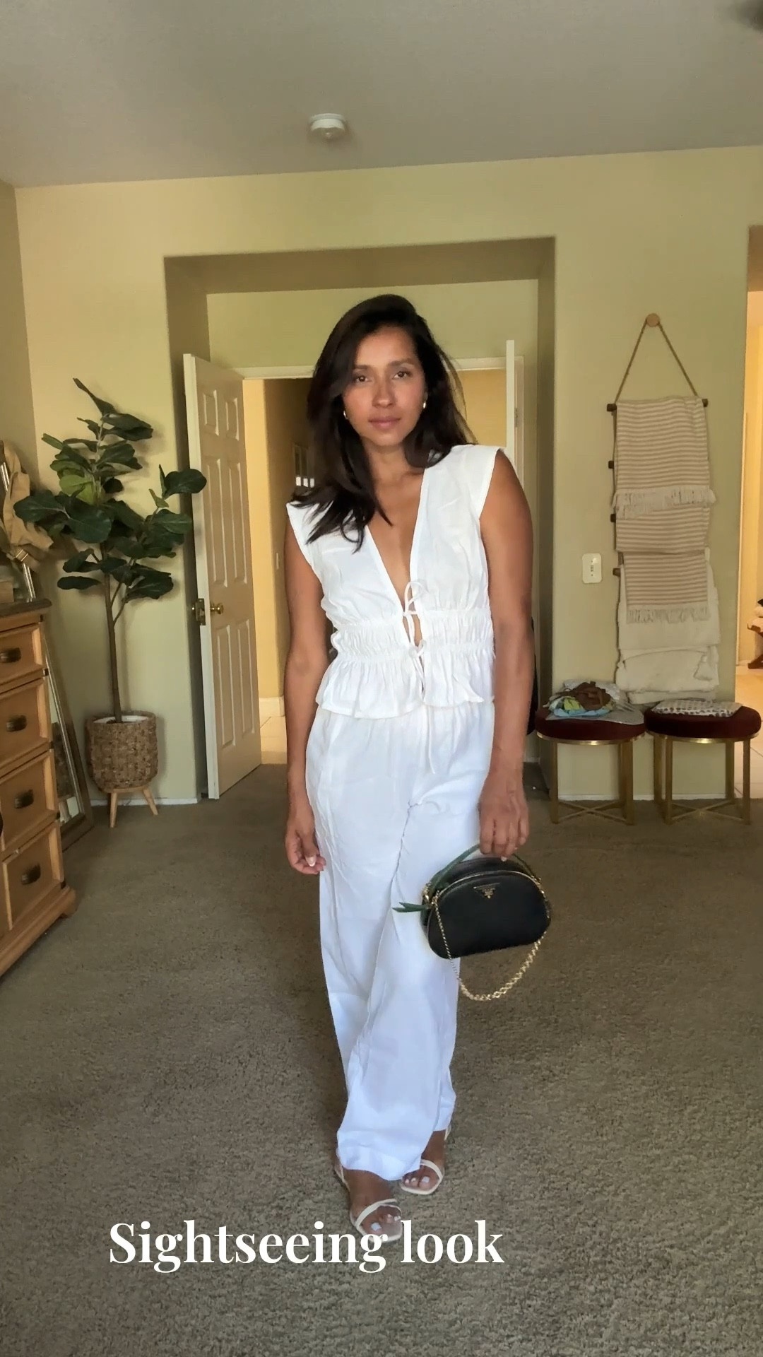 A crisp linen fit to sightsee in Charleston 

#LTKTravel #LTKSeasonal #LTKStyleTip