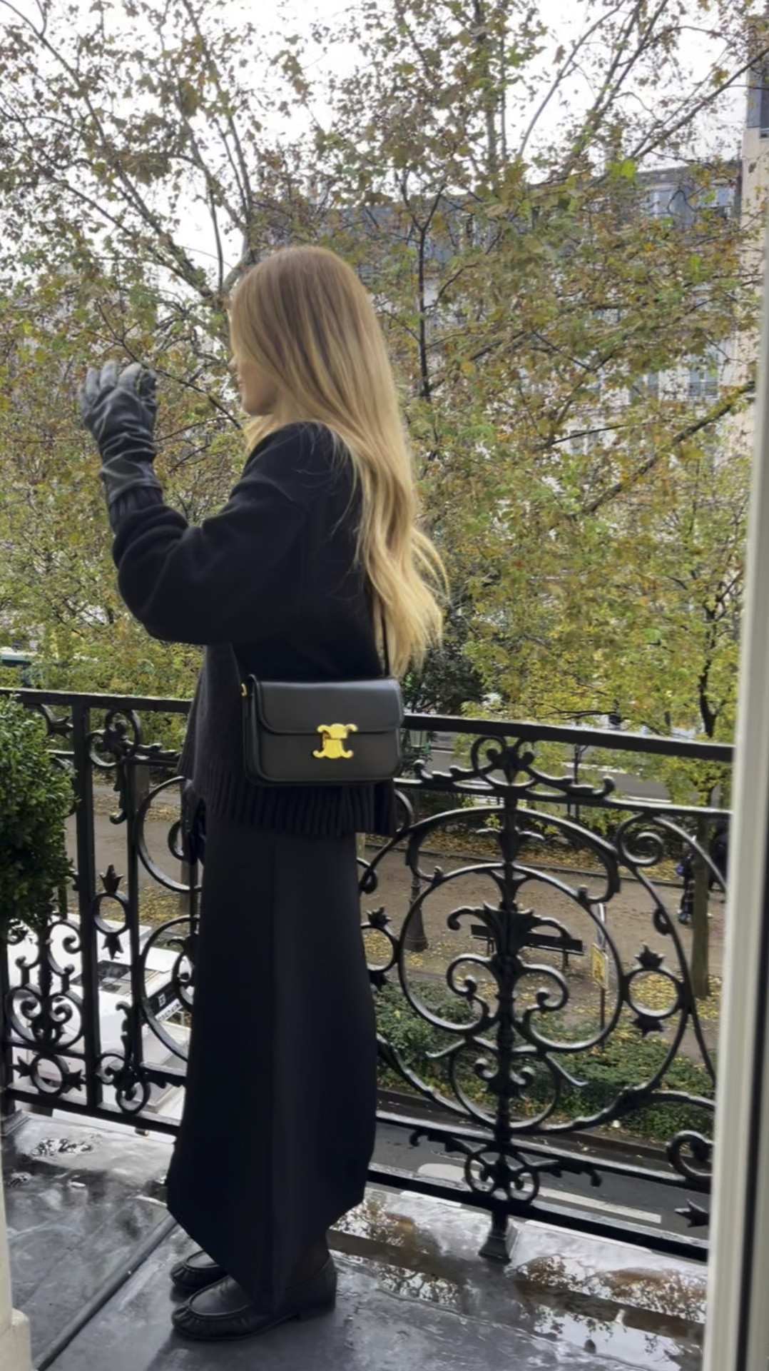 Paris day 1 outfit 


#LTKmodest #LTKstyletip #LTKbag