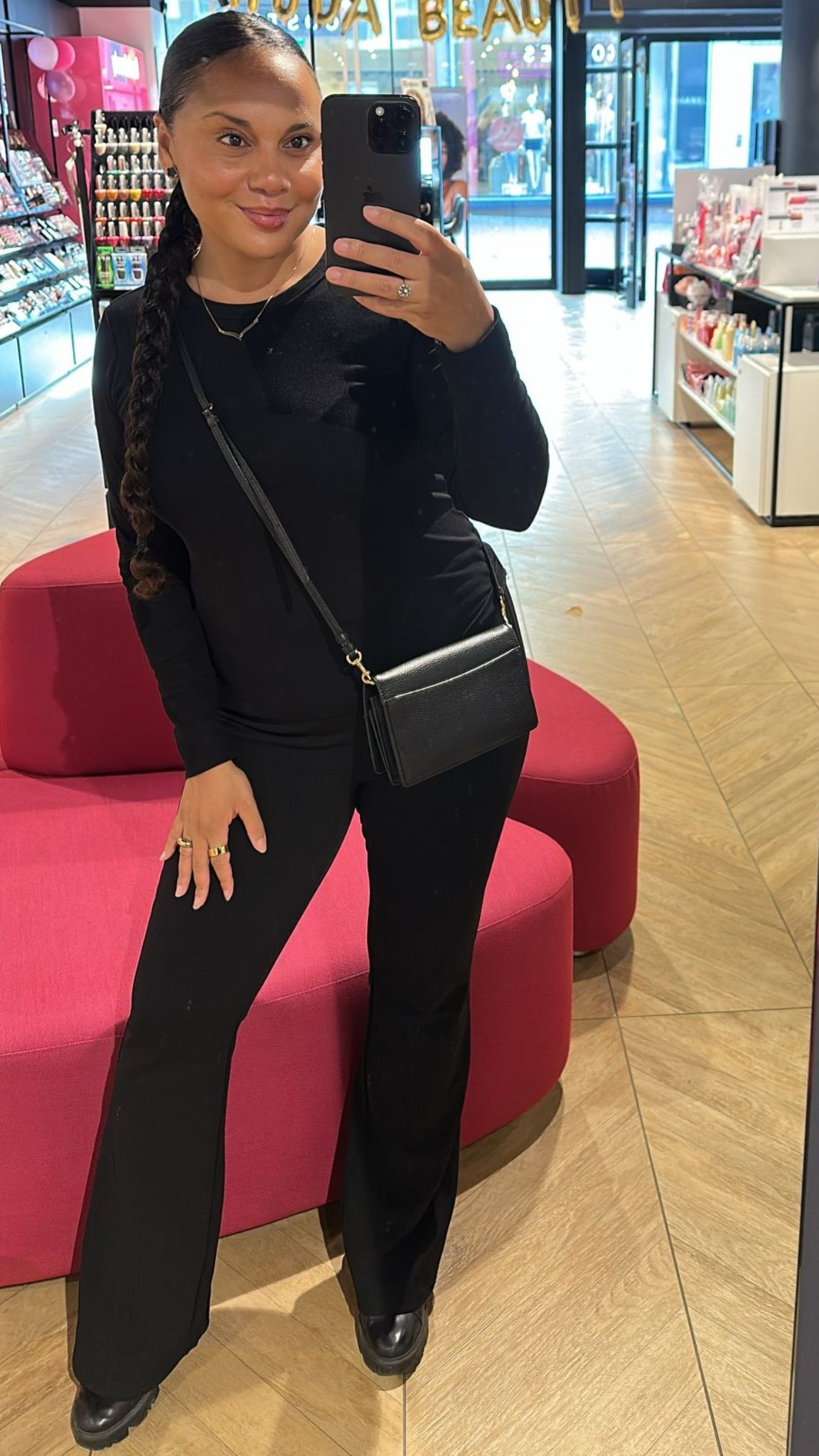 Best quality high waisted flared legging in size M , true to size and modalmix tops size M , stretchy  

#LTKnederlands #LTKstyletip #LTKworkwear