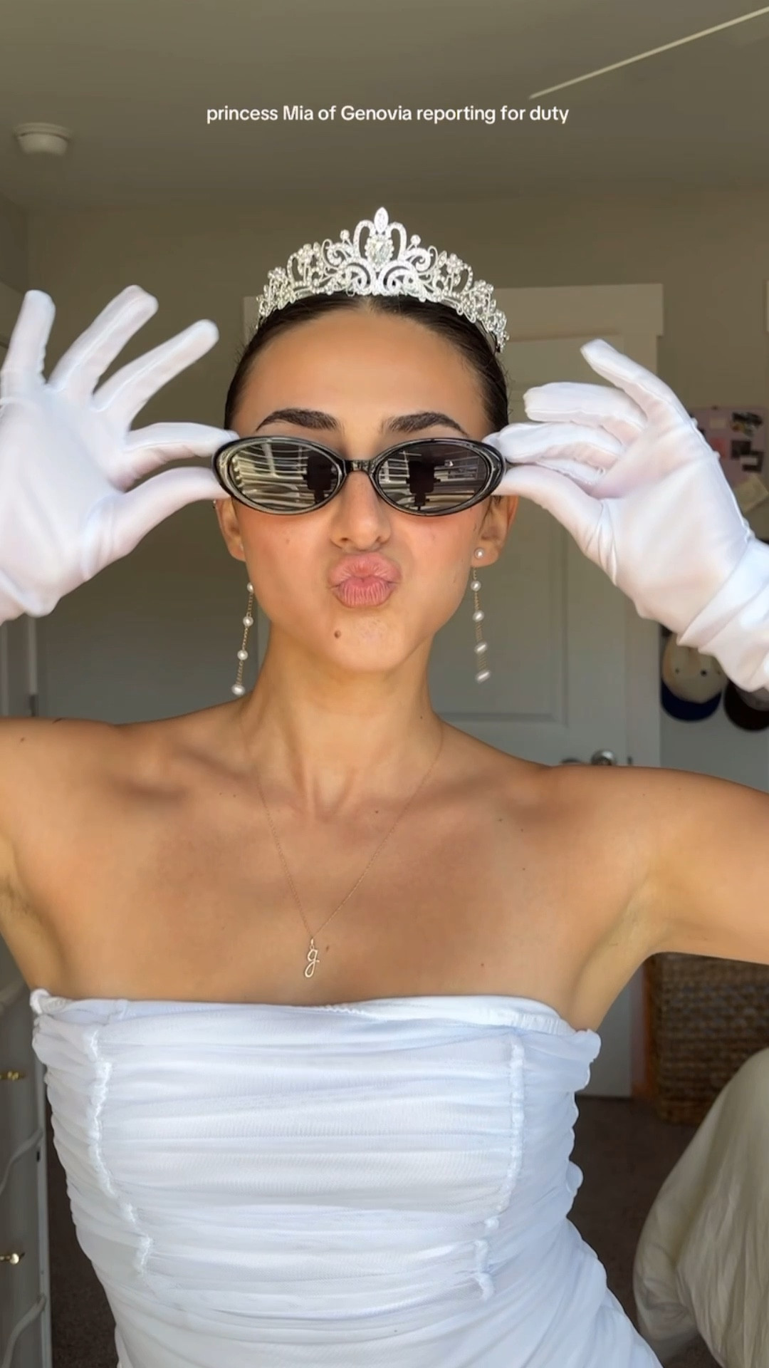 Princess Mia of Genovia Halloween costume 👑


#LTKFindsUnder50 #LTKSeasonal #LTKParties