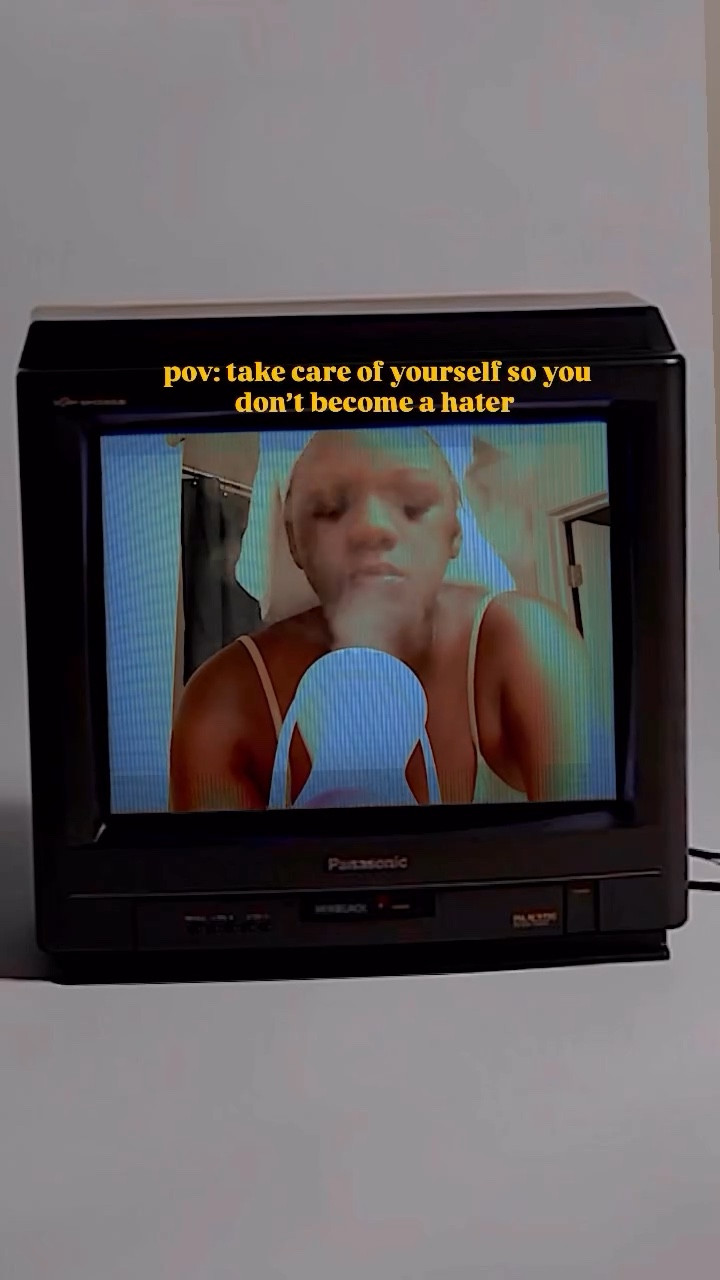 Take care of you, so you don’t project on everybody else. The truth is, we never really know what battles people are fighting just to show up for themselves. Social media makes it easy to judge from the outside looking in, but in reality we all have the power to create the life we want when we pour back into ourselves first. Remember own lane own race 💚
.
.
Self care aesthetic, selfcare thread, day in the life, black women self care, Pinterest moodboard, black women healing, lifestyle creator, everyday selfcare Atlanta influencer, Atlanta content creator #showupeveryday #showupforyourself #selfcarethreads #selfcareaesthetics #atlantacontentcreator #atlantainfluencer #selfcareroutine #selfcarematters