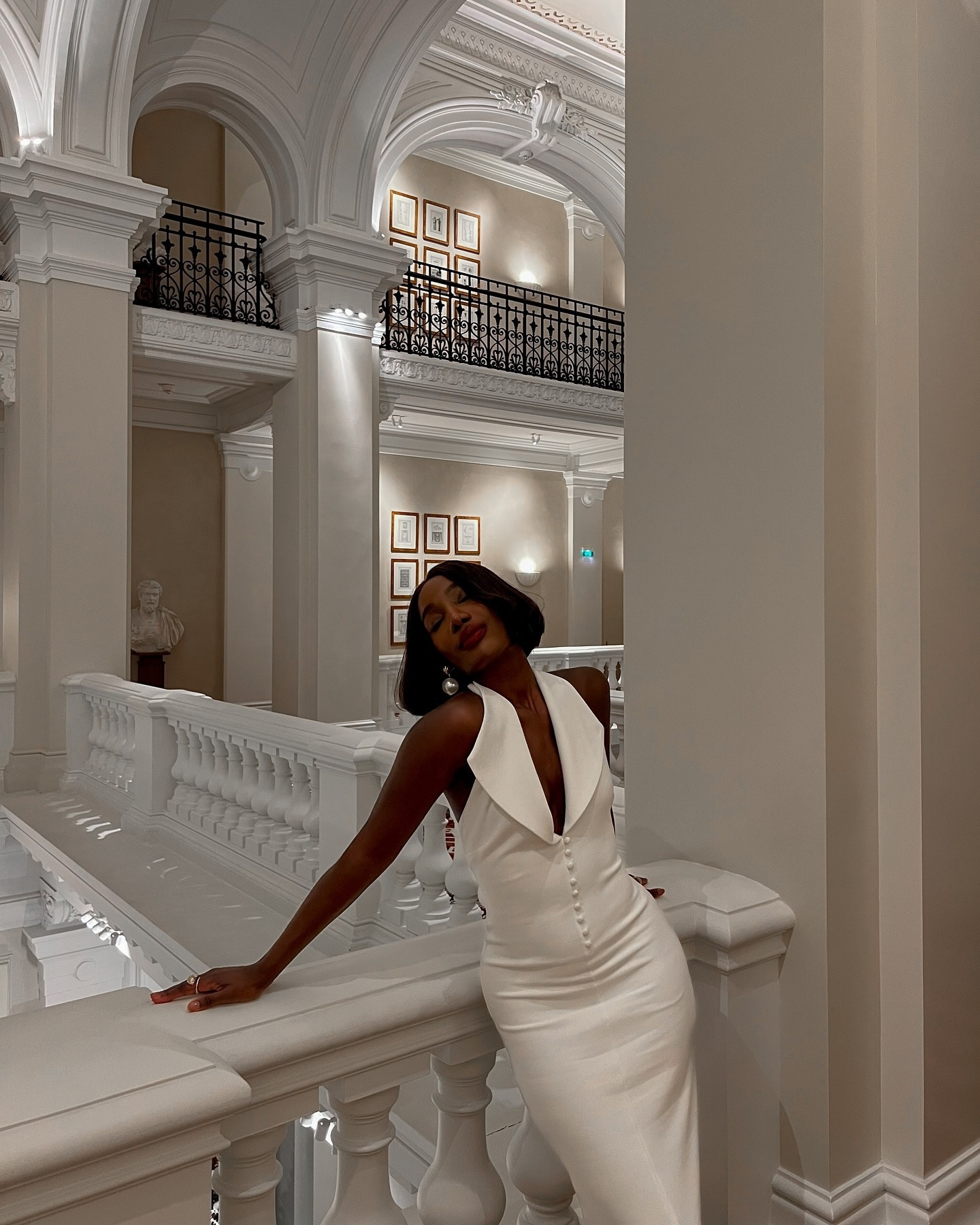 Kicking off 2025 with a beautiful date at Saint James Paris! 
The blend of luxury and cozy vibes is just perfect, and the lovely staff (merci Sarah) made it all the more special. Here’s to more magical moments this year! 


Follow @aidabadji_ for effortless timeless style