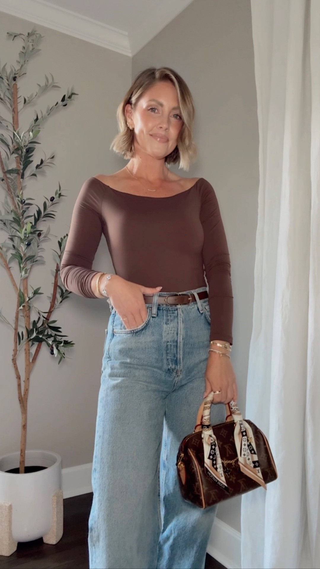 Small Amazon top / 25 jeans 

Night out look, girls night out, gno, date night outfit

#LTKootd #LTKPetite #LTKOver40