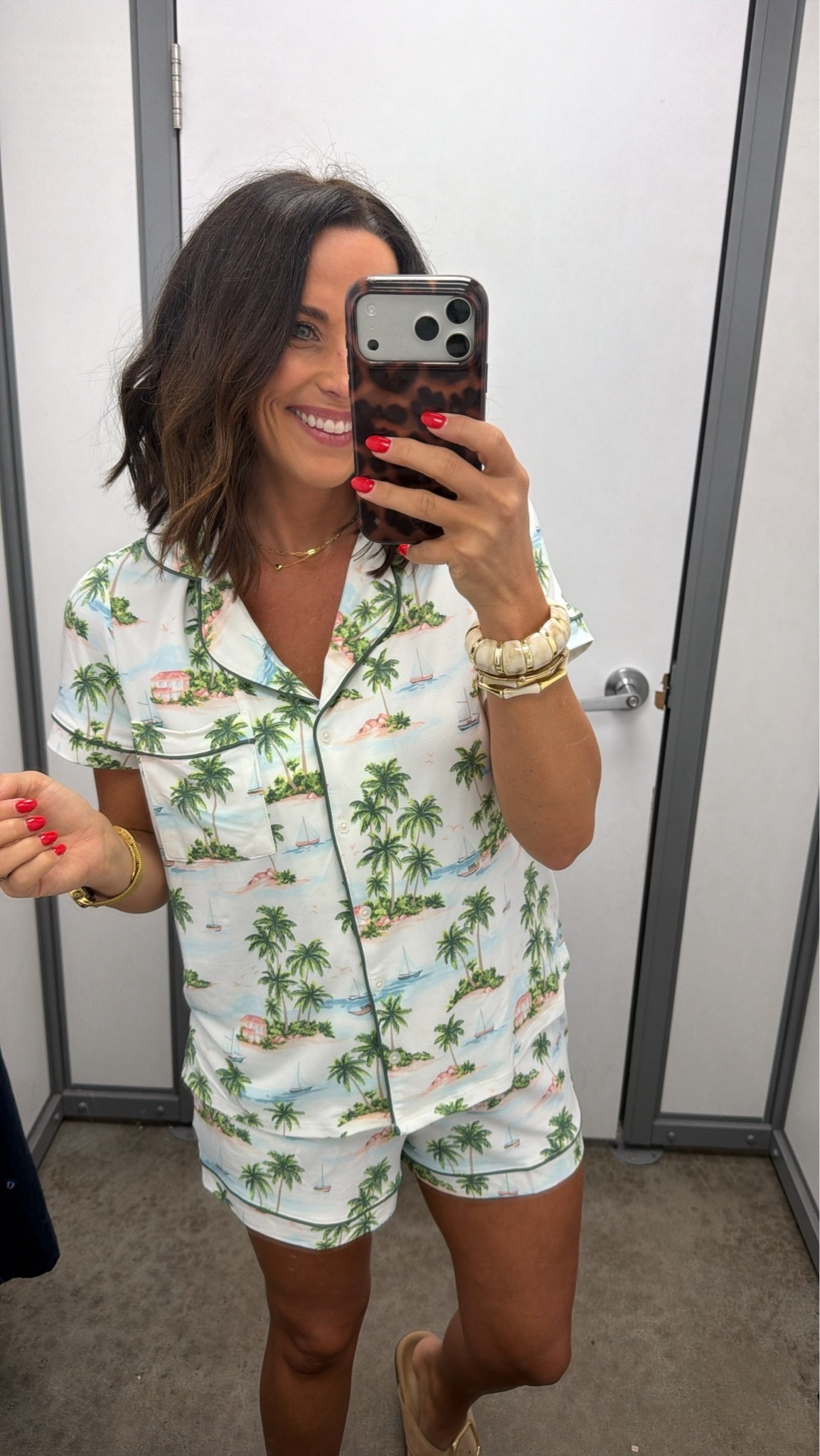 These might be the cutest Walmart pajamas I’ve seen this summer! 🌴✨

The tropical print is giving vacation vibes, the fabric is so lightweight, and they look way more expensive than they are. Perfect for summer mornings with an iced coffee on the porch or packing for vacation. ☕️🌴

Walmart has been seriously winning with the cute sleepwear lately and this set came home with me immediately. 💚

#walmartfinds #walmartfashion #walmarthome #summerpjs #pajamaset #affordablefashion #walmartstyle #vacationvibes #summerstyle #sleepwear #cozystyle #budgetfriendlyfashion #ltkstyle #ltkfashion #walmartmusthaves #summerfinds #comfystyle #vacayessentials #fashionfinds #everydaystyle