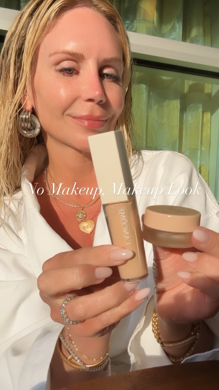 Brow wiz - soft brown 
Teinte idole Concealer - 120N
Gucci face gloss mix with concealer 
Flawless filter - medium 4
Pro pencil - waterline , corner of eyes - COLOR BASE 1
