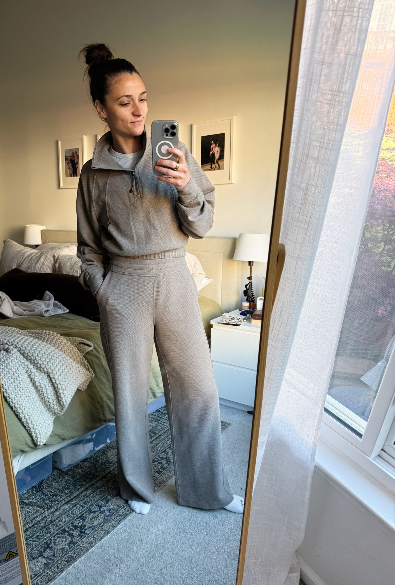 This set is everythinggggg! Love wearing these pants to workout, and then tossing on this matching top to pull it together for the rest of the day. Would also be so great for travel days!!



#LTKMothersDay #LTKTravel #LTKActive