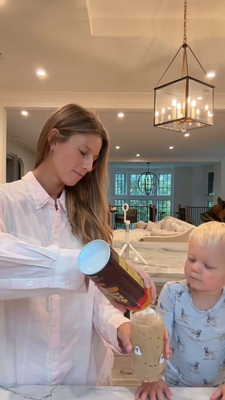 Spend the day with me ☕️🍂 wearing all Aerie 

 #LTKdayinmylife #LTKvlog #LTKStyleTip