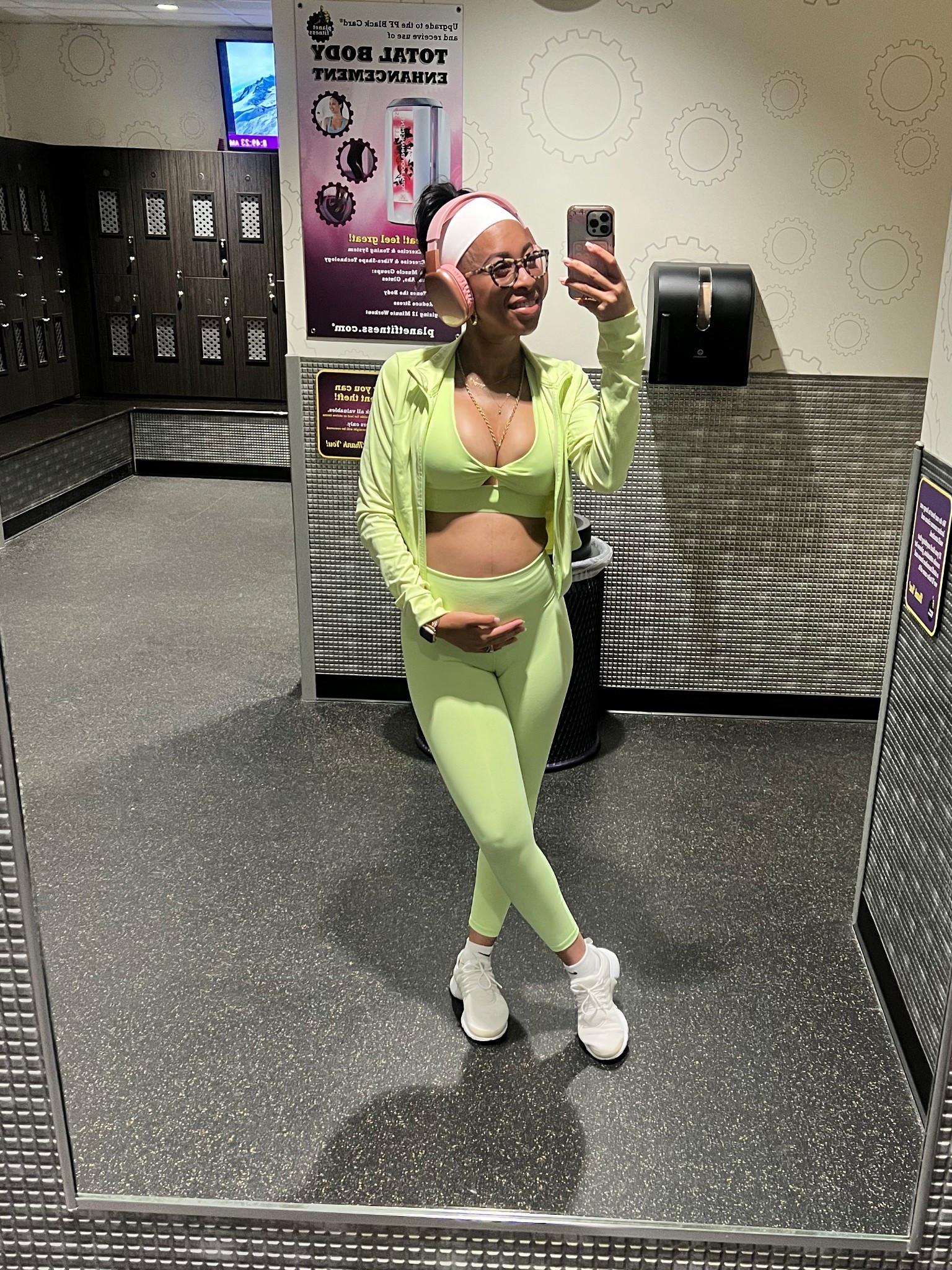 Working out while pregnant isn’t for the weak but we got this 🫶🏽 hello week 15

#LTKActive #LTKBump