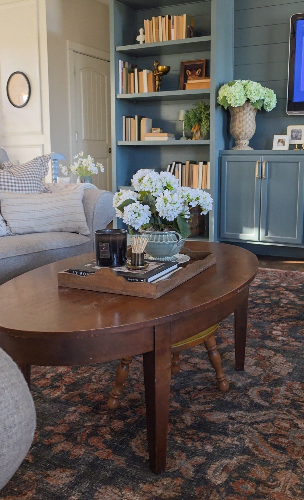 A tray is an easy way to style a coffee table

#LTKSeasonal #LTKHome #LTKmomlife