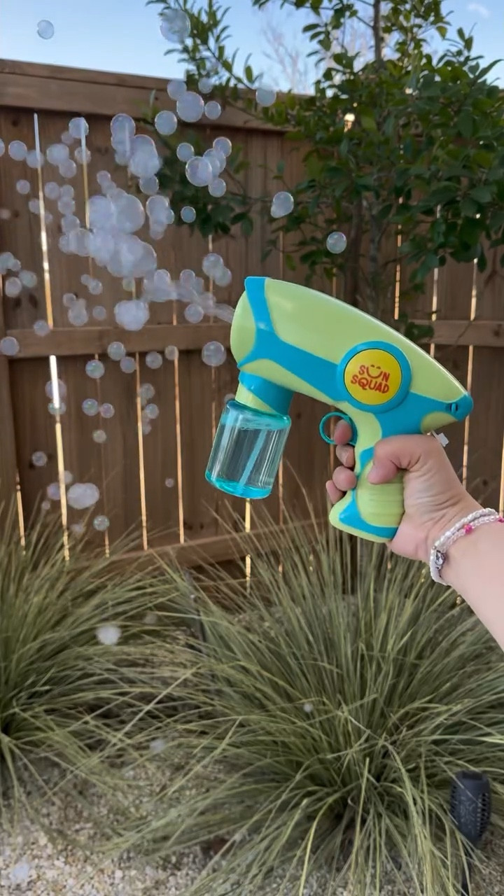 Comment “FUN” and I'll send you a 🔗❤️

I had seen something similar for Halloween but now they have these. Definitely kept my boys busy😅

#targetfind #momfind #summerfind