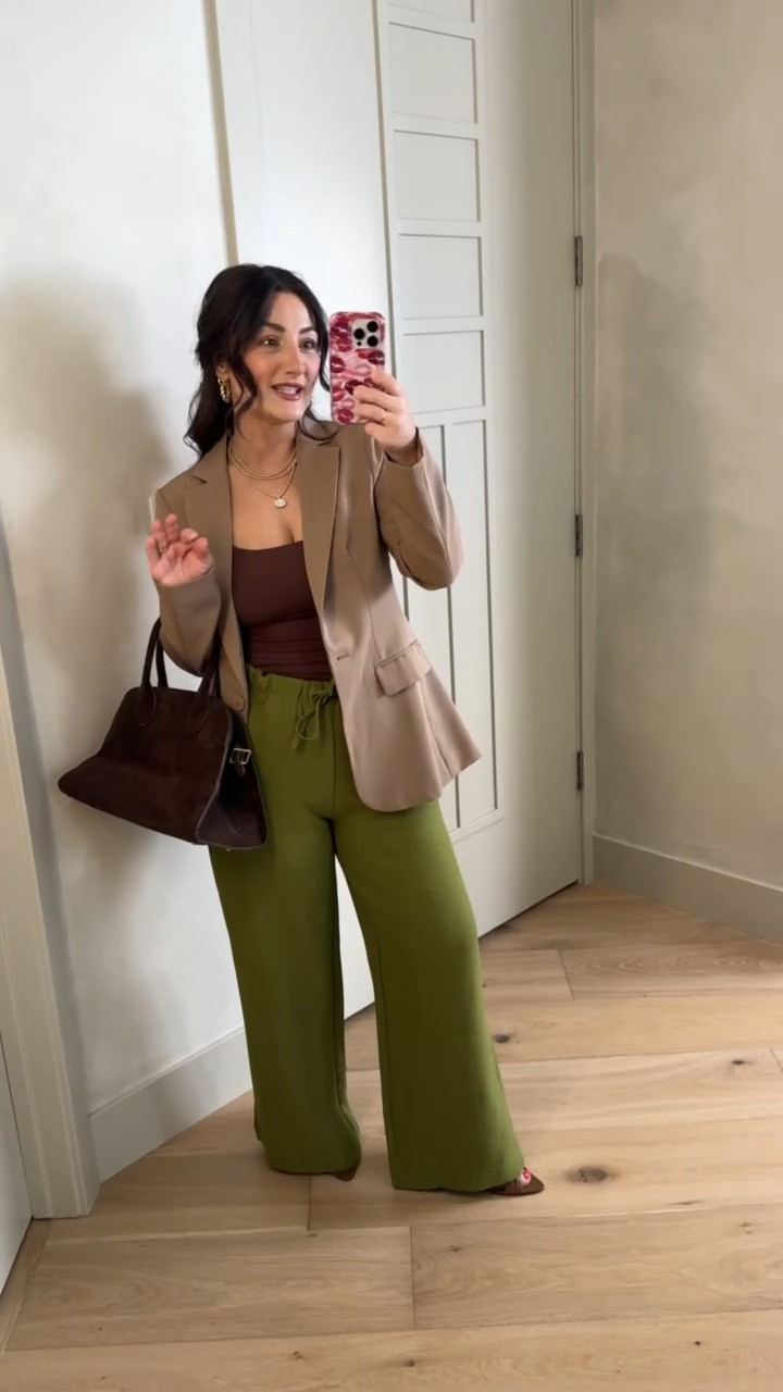 Workwear outfit!! Blazer and tank size small, Pants size medium in 27.5" inseam 

5'0" 140lbs
Petite friendly

#LTKootd #LTKPetite #LTKWorkwear