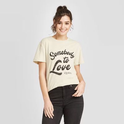 Women's Queen Somebody to Love Short Sleeve Graphic T-Shirt (Juniors') - Tan | Target