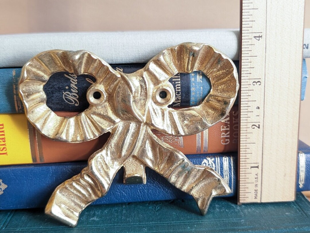 Solid Brass Bow Wall Hook, 8 Oz, About 4 Inches Tall, Wall Hanging - Etsy | Etsy (US)