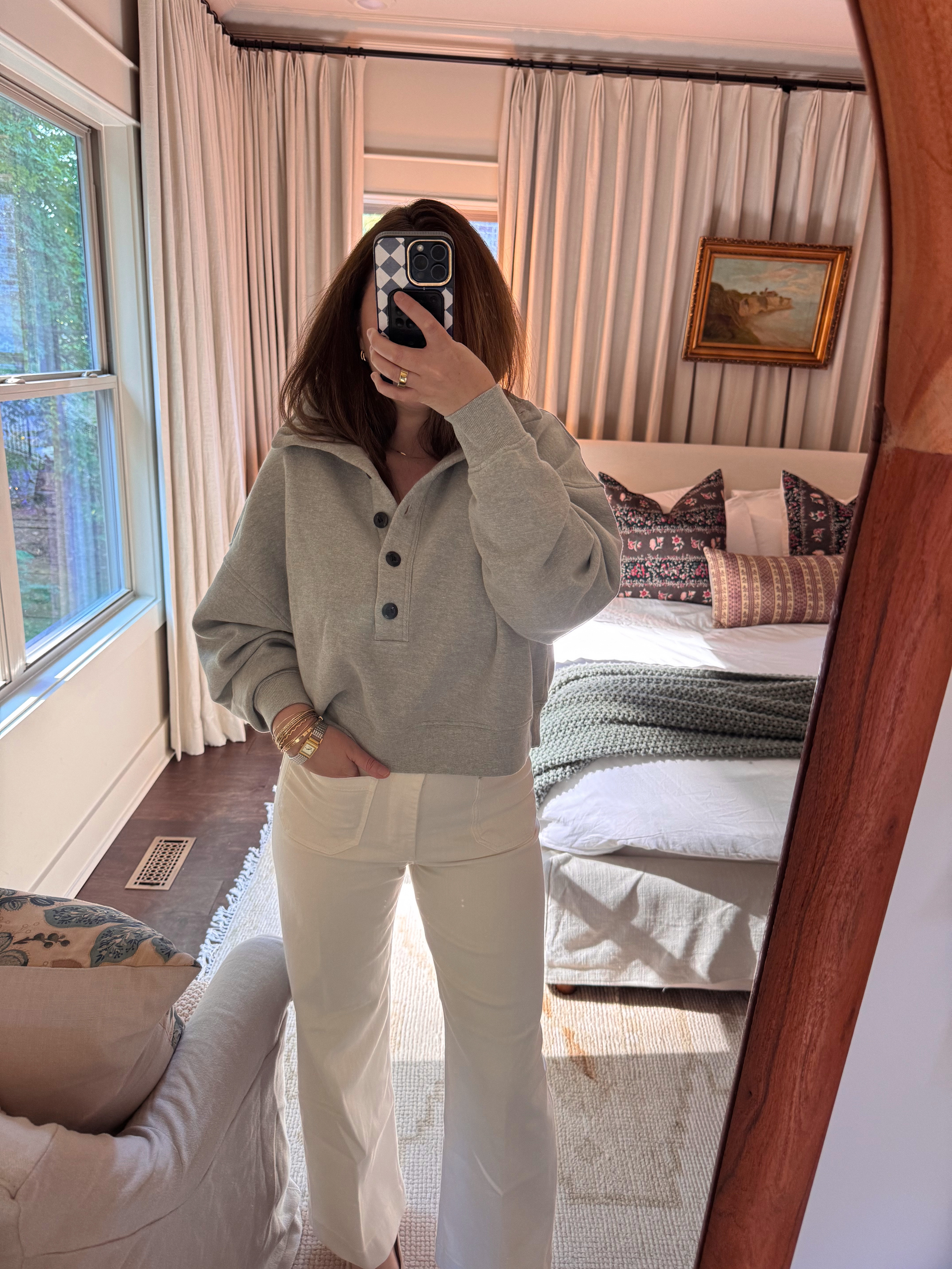 This sweatshirt !!!! Anthropologie fall staple. 

fall l fall sweatshirt l sweatshirt 
 #anthropologiepartner @anthropologie 

 